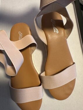 Women’s Elastic Strap Sandals